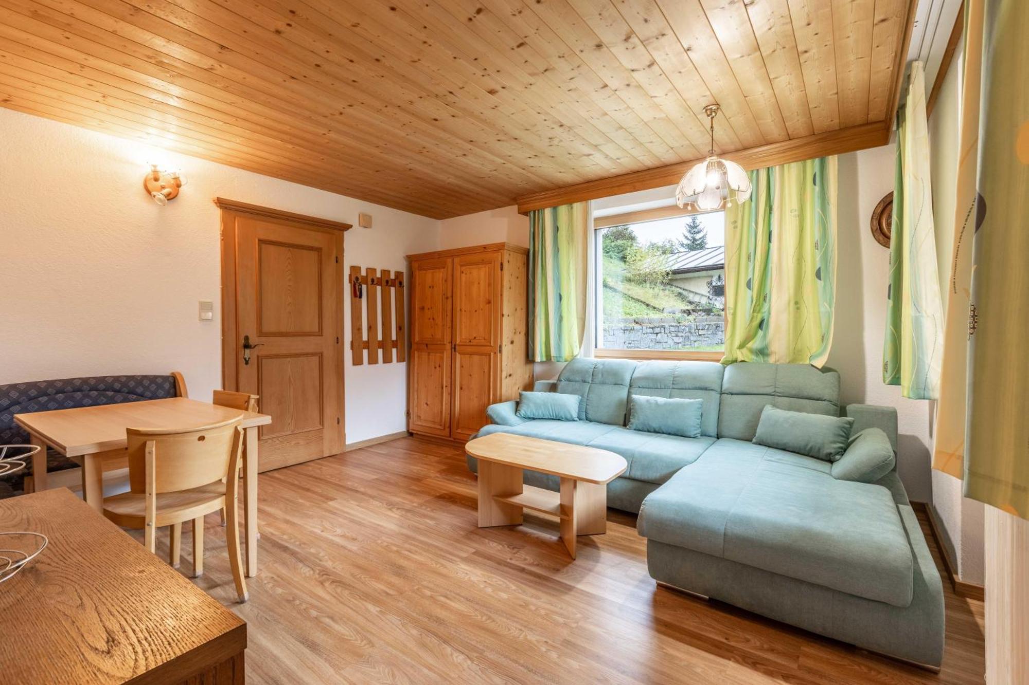 Апартаменти Haus Weinberg Петтной-ам-Арльберг Екстер'єр фото