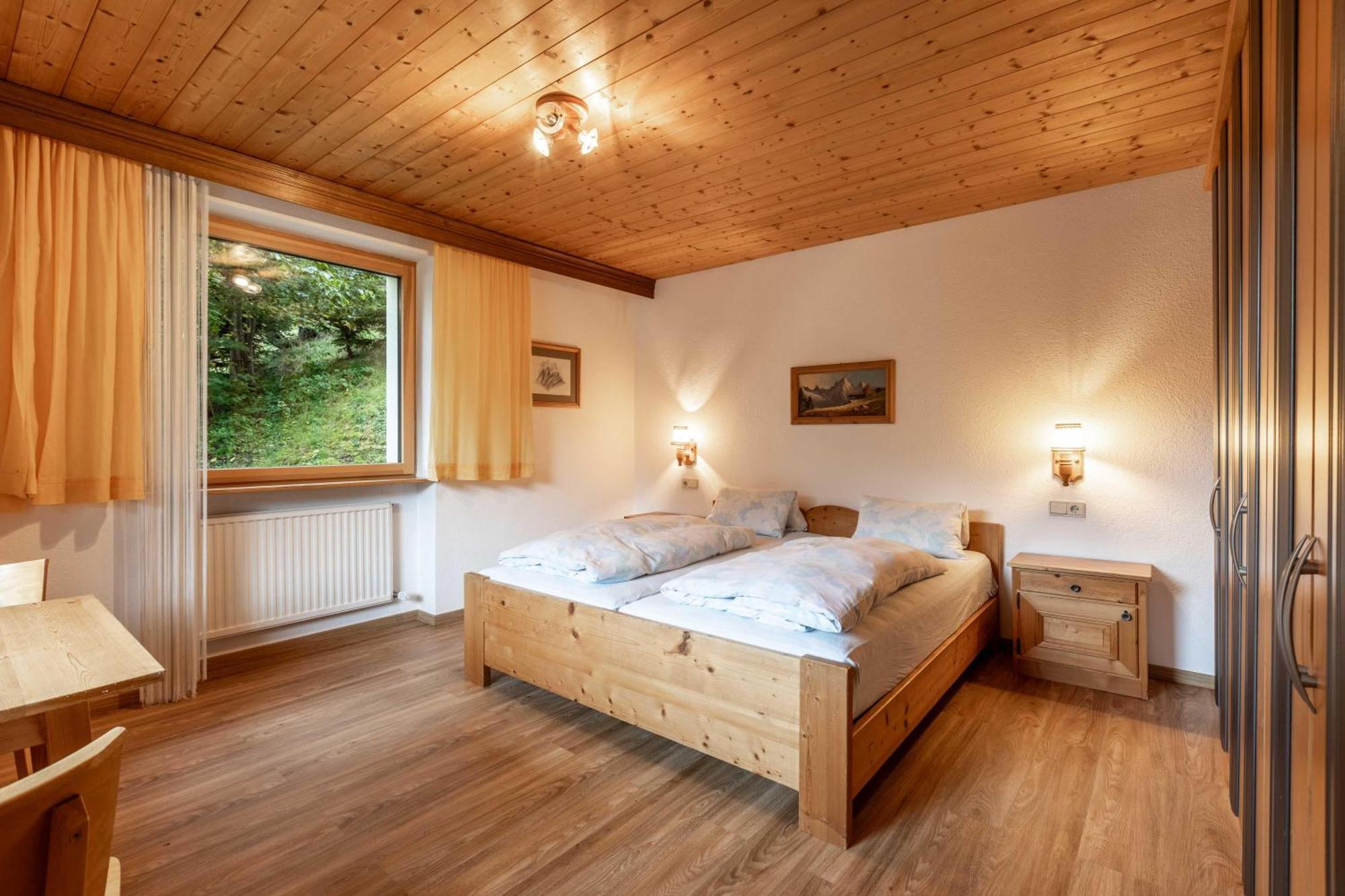 Апартаменти Haus Weinberg Петтной-ам-Арльберг Екстер'єр фото